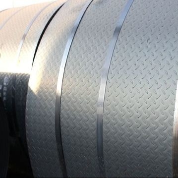 600mm-1500mm Sıcak Haddelenmiş Damalı Sac Rulo JIS SS400